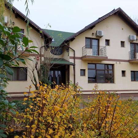 Pensiunea Lunca Арад Екстериор снимка